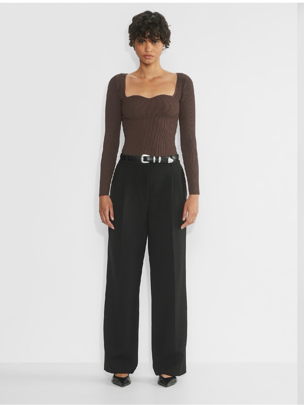 Babaton
Sculpt Knit Sweetheart Longsleeve